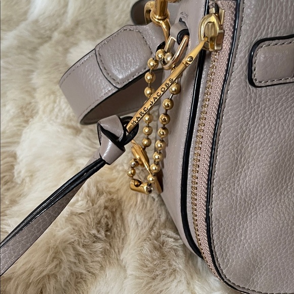 Marc Jacobs Grey-Beige Leather Crossbody Bag - Picture 6 of 12